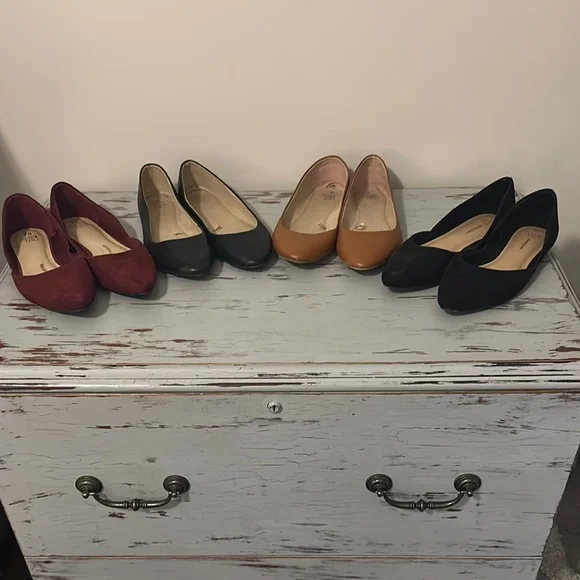 Time and Tru Women's Flats - Maroon, Black, and Tan - Picture 1 of 6